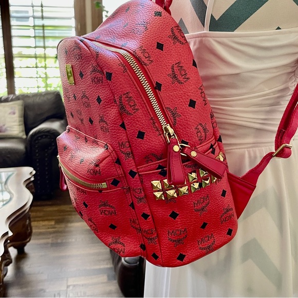 👛 SALE “MCM” 100% Authentic Visetos Side Stud Stark Backpack Red - Picture 6 of 10